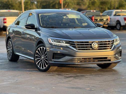 2022 Volkswagen Passat 2.0T Limited Edition
