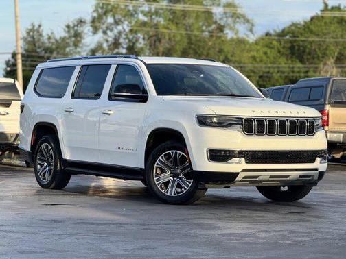 2023 Jeep Wagoneer L Series II 4x2