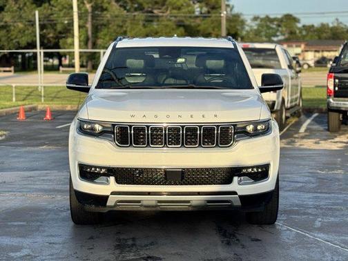 2023 Jeep Wagoneer L Series II 4x2