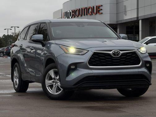 2022 Toyota Highlander LE