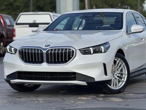 2025 BMW 530 i