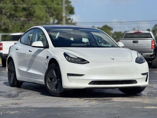2021 Tesla Model 3 Standard Range Plus