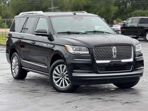 2023 Lincoln Navigator Standard