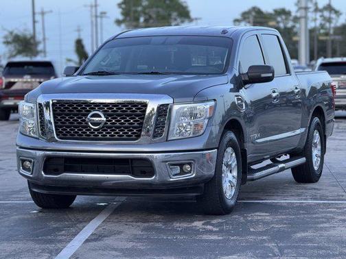 2017 Nissan Titan SV