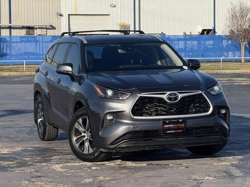 2024 Toyota Highlander XLE