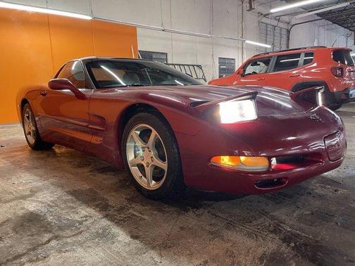 Photo 4 of 24 of 2004 Chevrolet Corvette Base