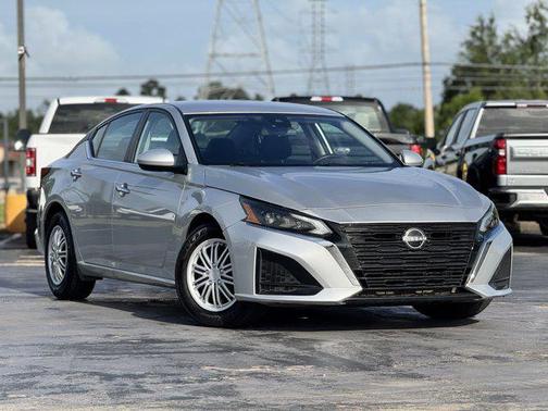 2023 Nissan Altima S FWD