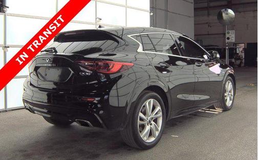 2017 INFINITI QX30 Luxury