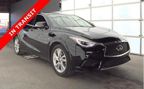 2017 INFINITI QX30 Luxury
