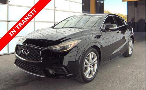 2017 INFINITI QX30 Luxury