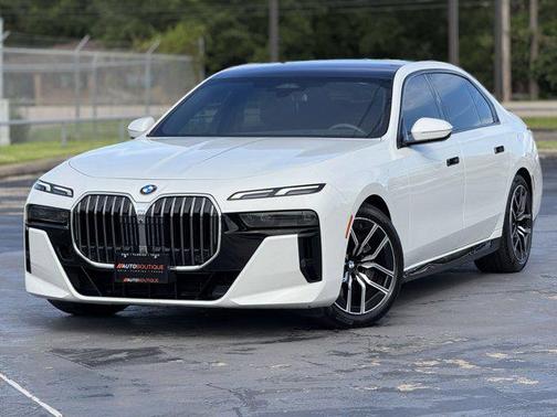 2025 BMW 740 i