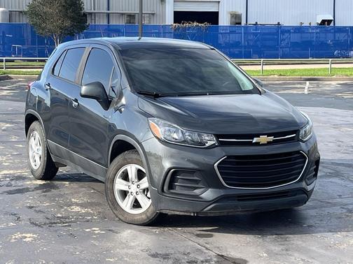 Nightfall Gray Metallic 2019 Chevrolet Trax LS