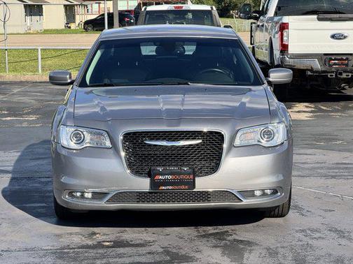 2016 Chrysler 300 Limited