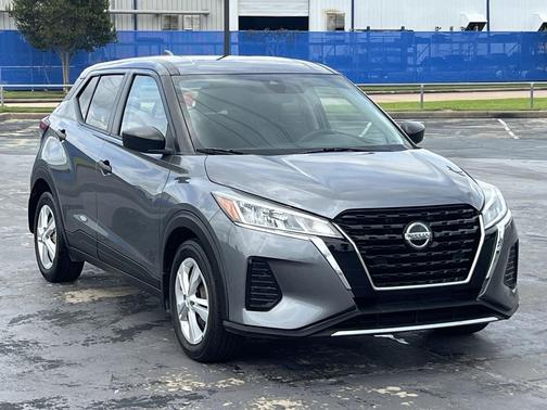Gun Metallic 2021 Nissan Kicks S