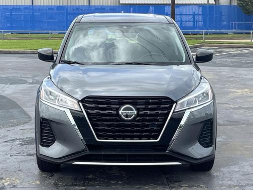 Gun Metallic 2021 Nissan Kicks S