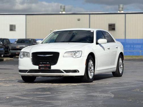 2020 Chrysler 300 Touring