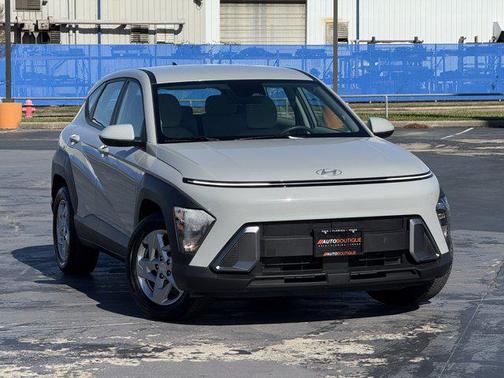 2024 Hyundai KONA SE