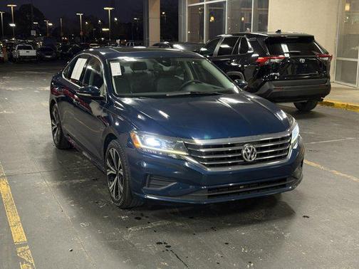 2022 Volkswagen Passat 2.0T SE