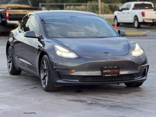 2022 Tesla Model 3 Standard Range