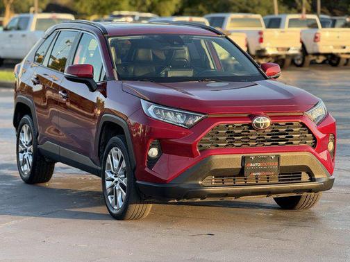 2020 Toyota RAV4 XLE Premium