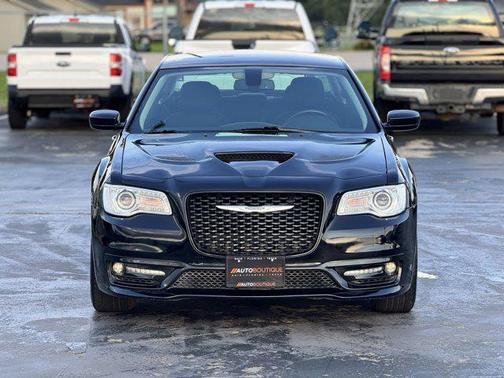 2019 Chrysler 300 Touring