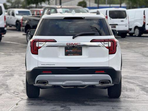 2023 GMC Acadia FWD SLT