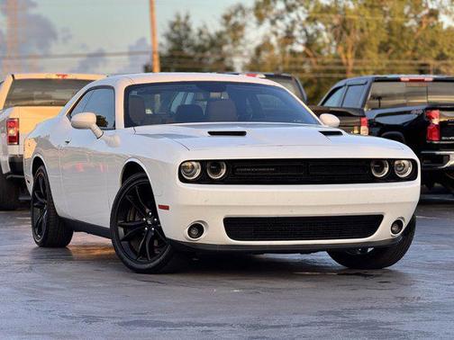 2017 Dodge Challenger SXT