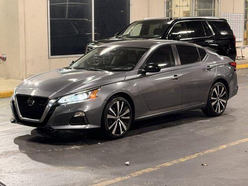 2021 Nissan Altima SR FWD