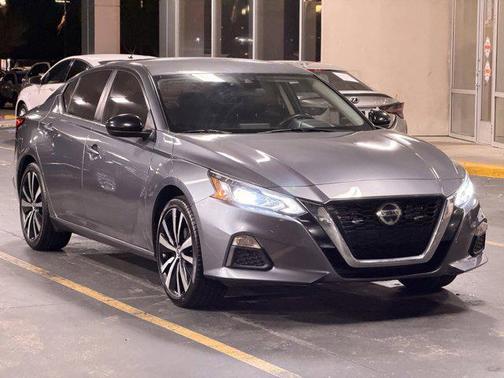 2021 Nissan Altima SR FWD
