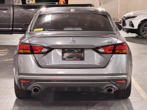 2021 Nissan Altima SR FWD