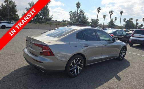 2020 Volvo S60 T5 Momentum