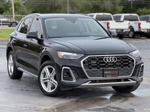 Mythos Black Metallic 2024 Audi Q5 55 S line Premium