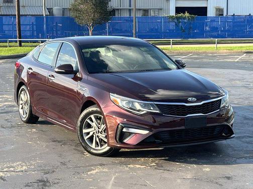 Sangria 2019 Kia Optima LX