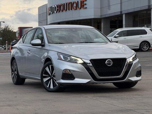 2022 Nissan Altima 2.5 SV