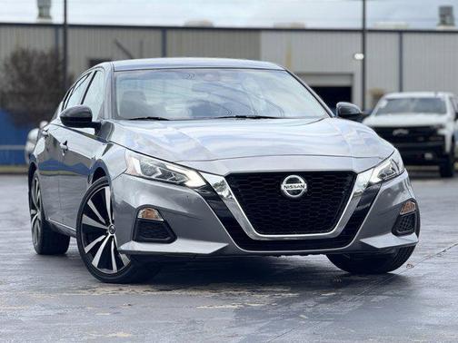 2022 Nissan Altima SR FWD