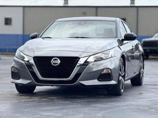 2022 Nissan Altima SR FWD