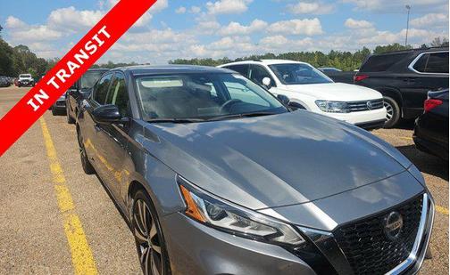 2022 Nissan Altima SR FWD