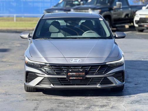 2025 Hyundai ELANTRA SEL