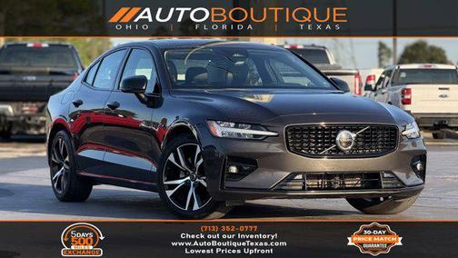 2024 Volvo S60 B5 Core Dark Theme