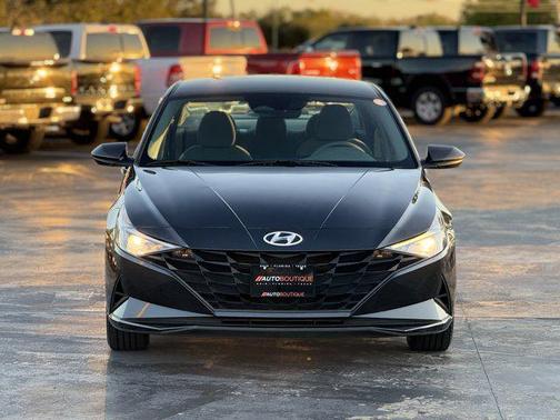 2021 Hyundai ELANTRA SEL