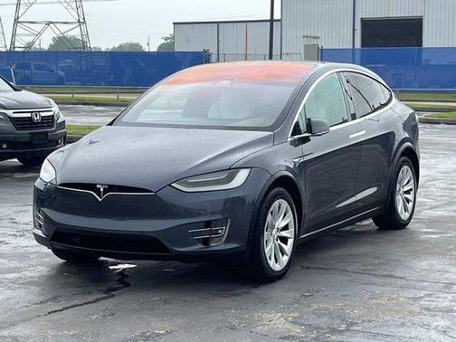 Pearl White Multi-Coat 2019 Tesla Model X 75D