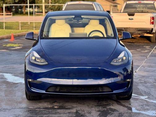 2022 Tesla Model Y Long Range Dual Motor All-Wheel Drive
