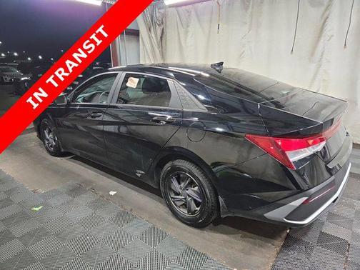 2024 Hyundai ELANTRA SE