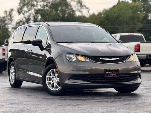 2020 Chrysler Voyager LX