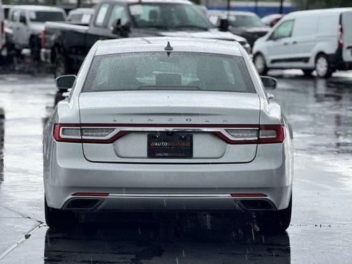 2018 Lincoln Continental Premiere