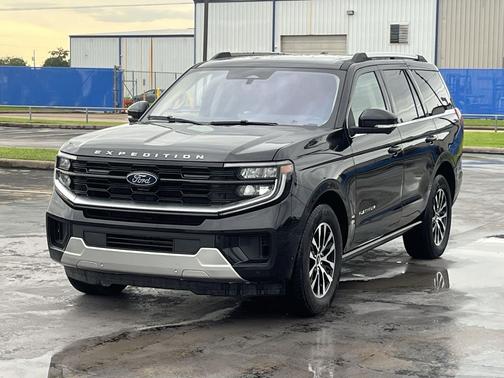 Agate Black Metallic 2025 Ford Expedition Platinum