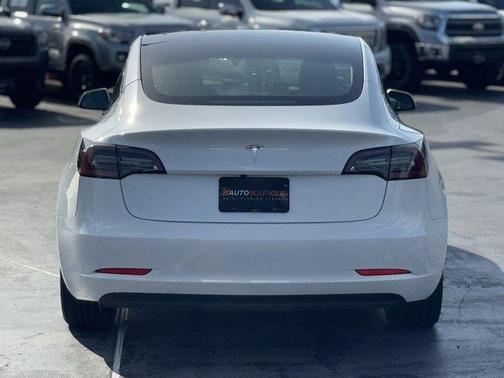 2022 Tesla Model 3 Standard Range