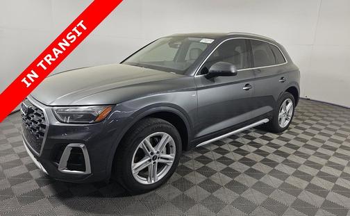 Daytona Gray Pearl Effect 2024 Audi Q5 55 S line Premium
