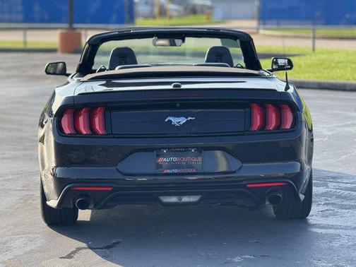 2022 Ford Mustang EcoBoost Premium