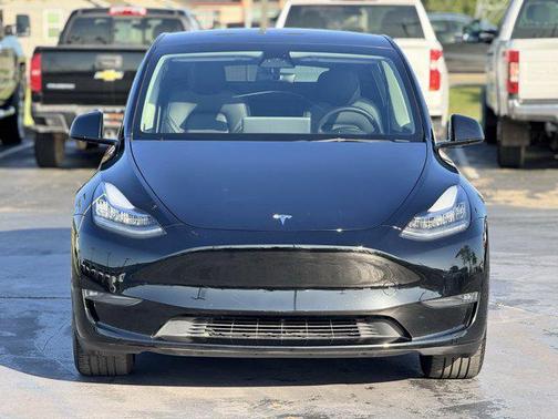 2023 Tesla Model Y Long Range Dual Motor All-Wheel Drive